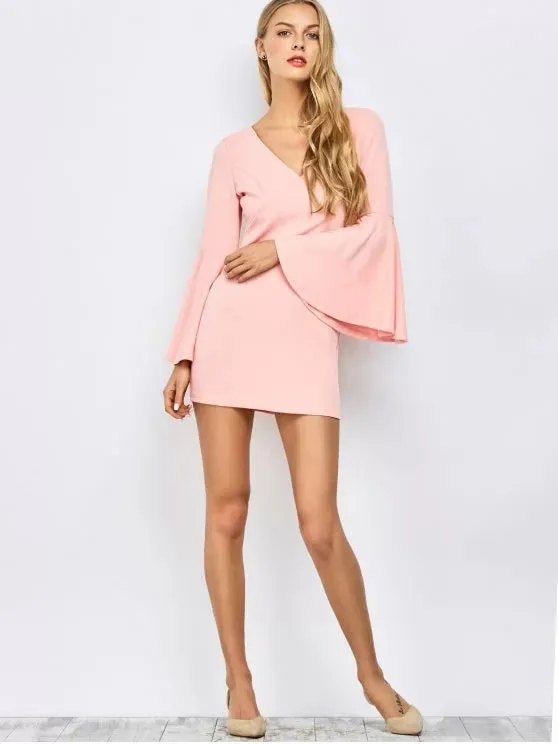 BerryBetty - Gorgeous Belled Sleeve Mini Bodycon Dress