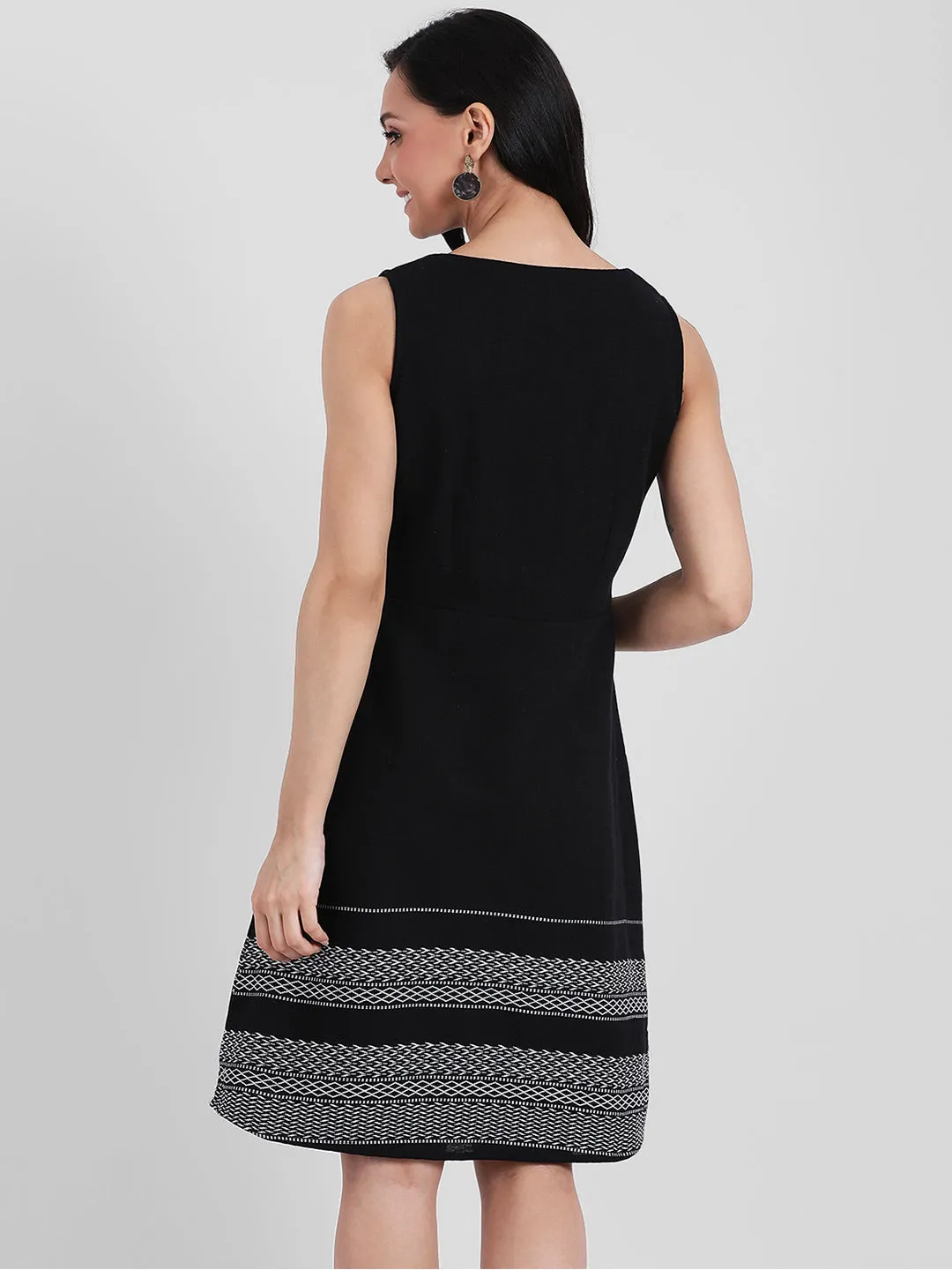 Black Solid Sheath Dress