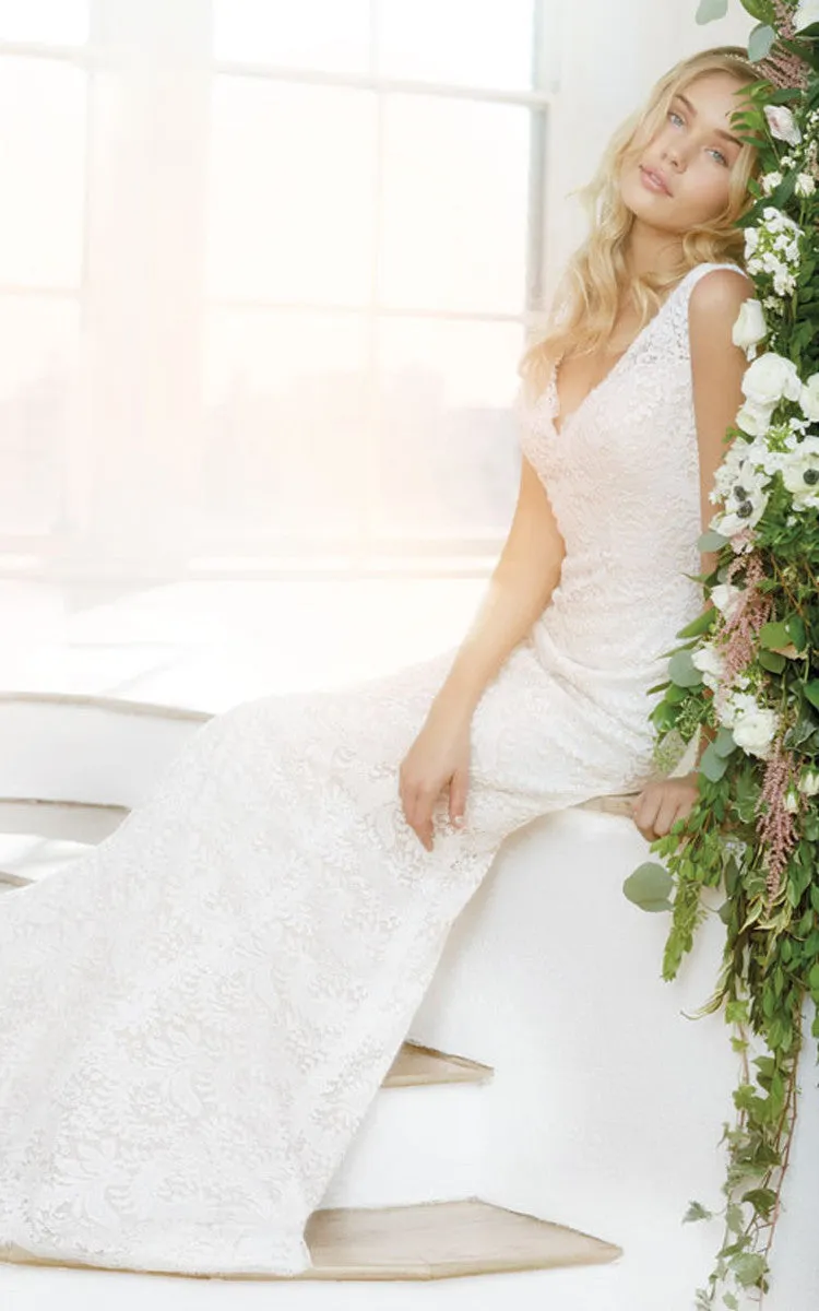 Classic Sleeveless V-Neck Floor Length Lace Dress