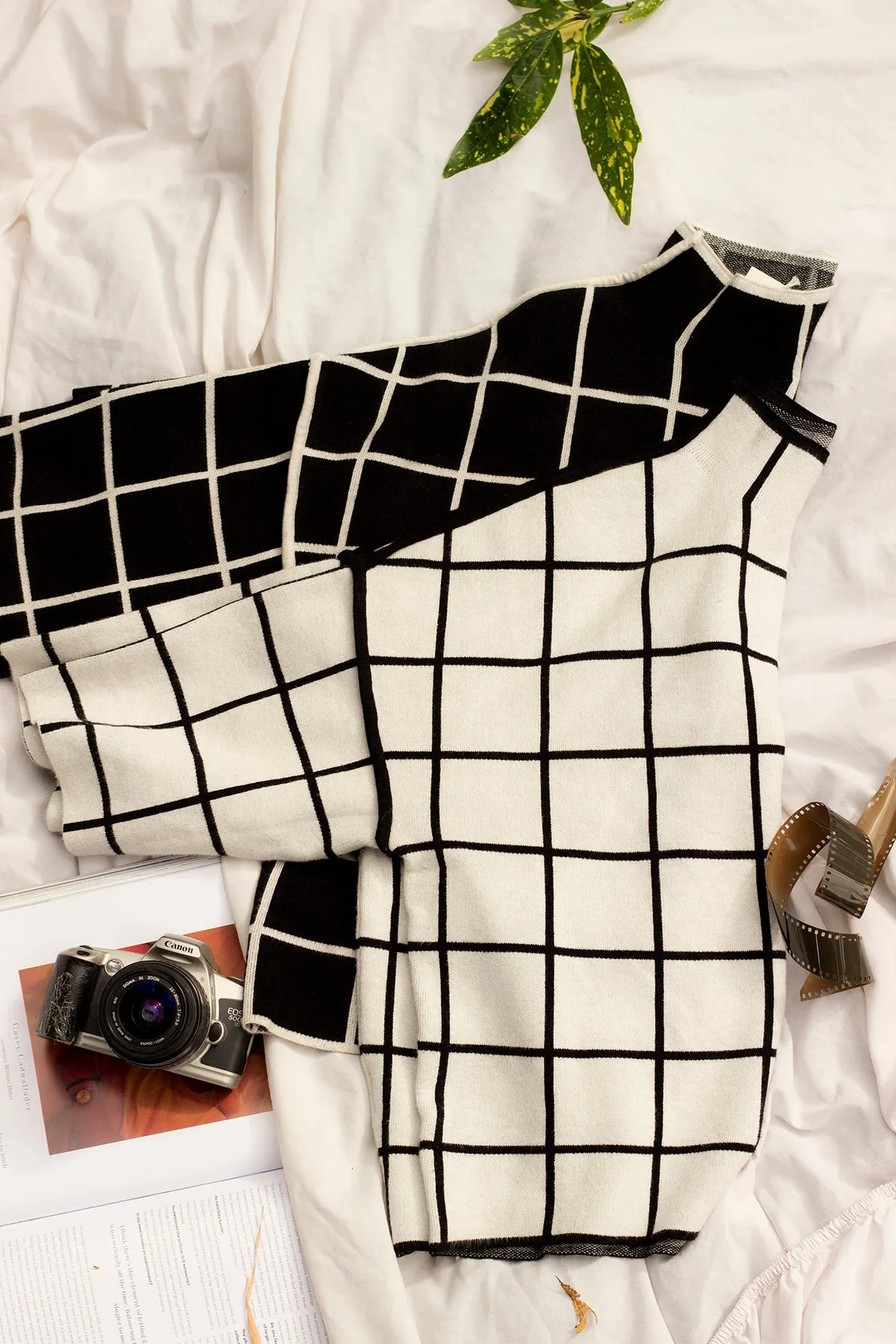 High Neck Short Sleeve Grid Jumper
