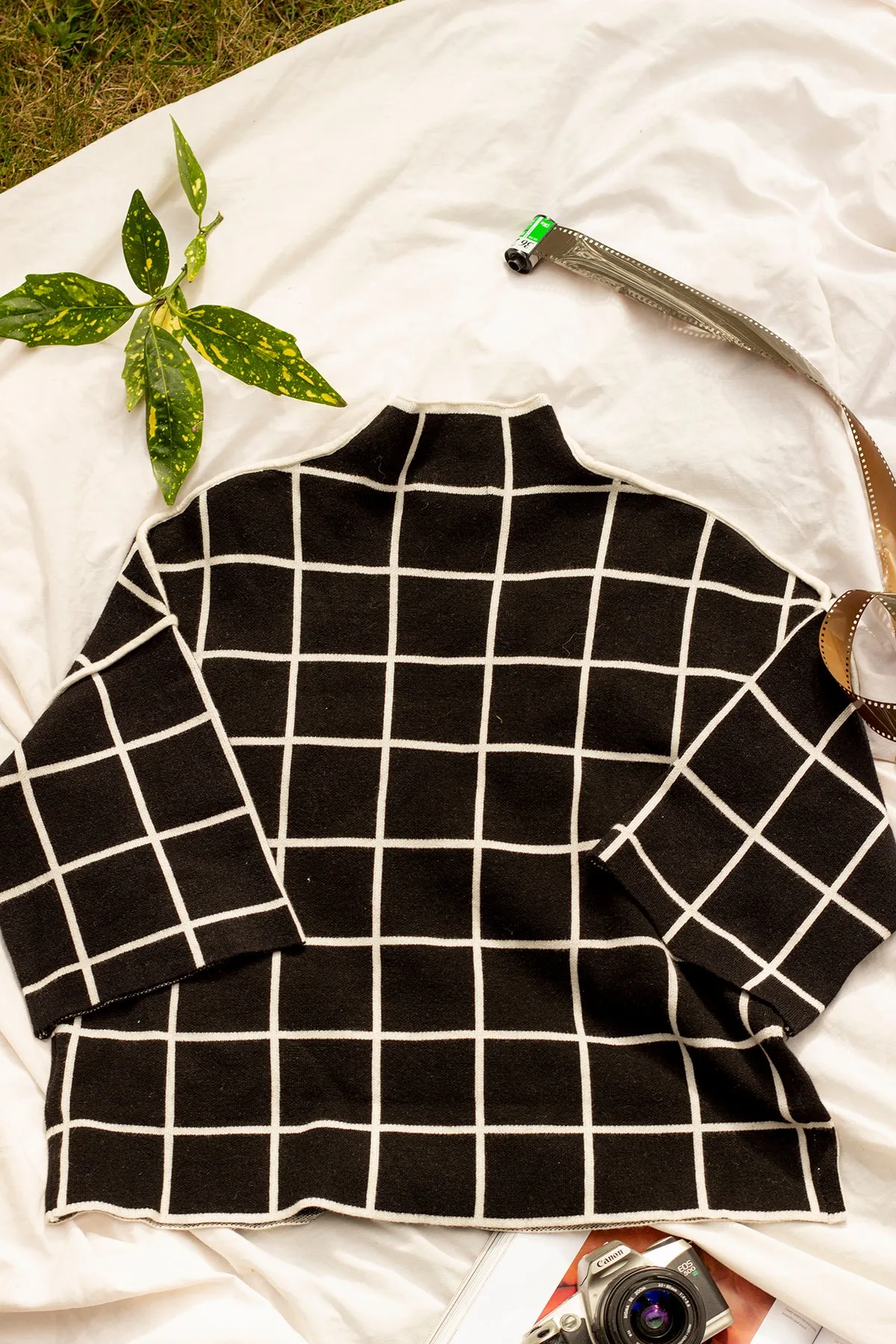 High Neck Short Sleeve Grid Jumper