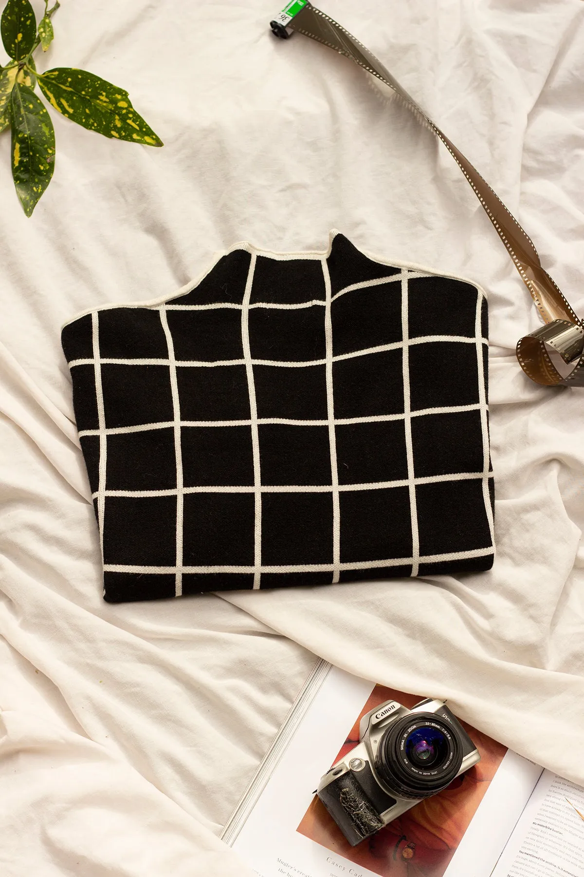 High Neck Short Sleeve Grid Jumper