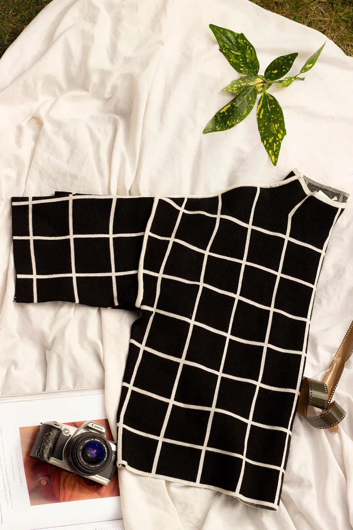 High Neck Short Sleeve Grid Jumper