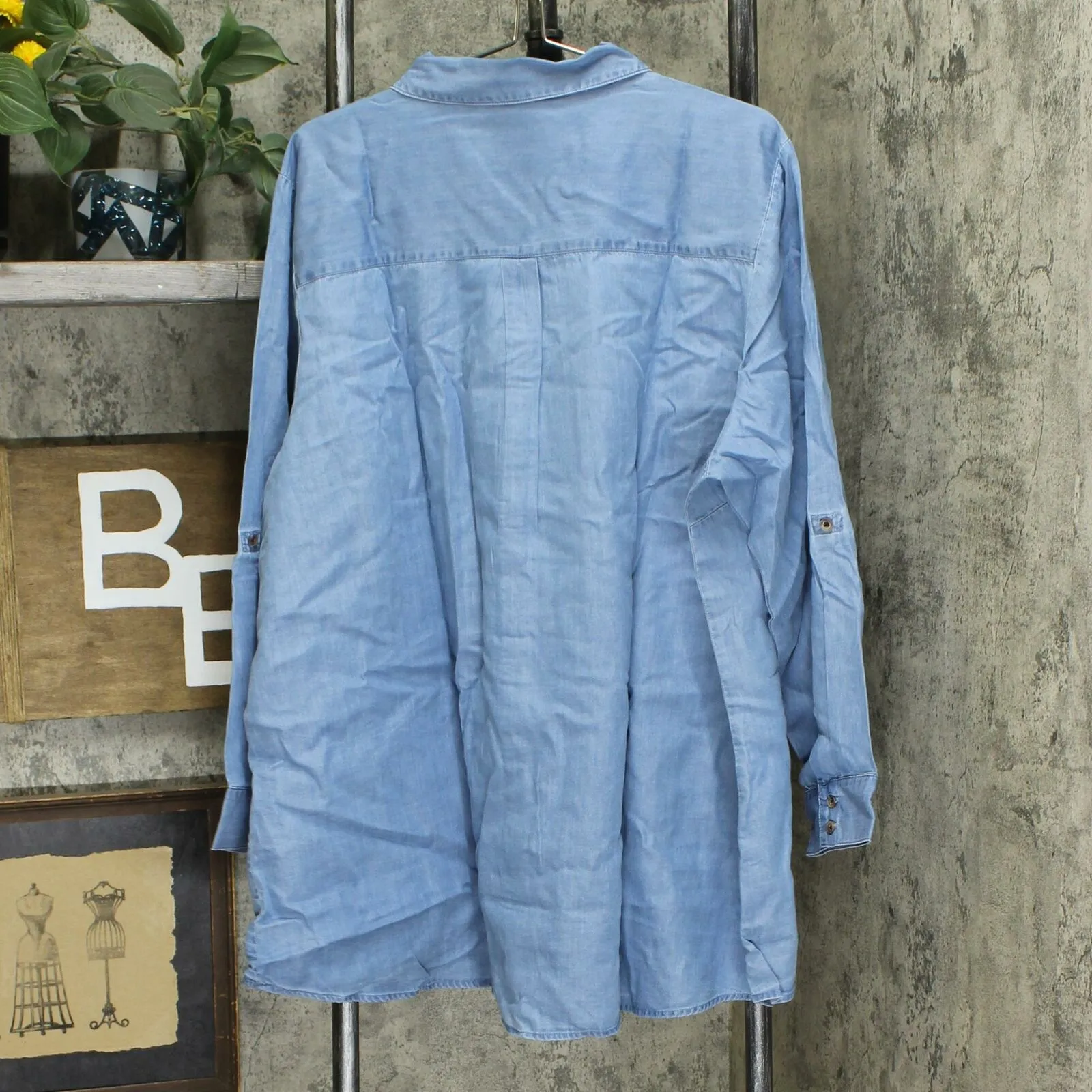 Isaac Mizrahi Live! Plus Size TRUE DENIM Button Front Shirt Light Indigo 26W