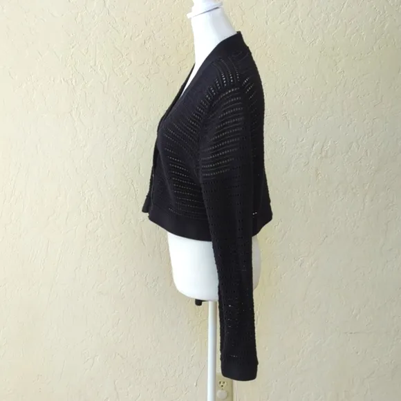 LIKE NEW Aritzia Babaton Black Visitor V Neck Button Cardigan Size Medium