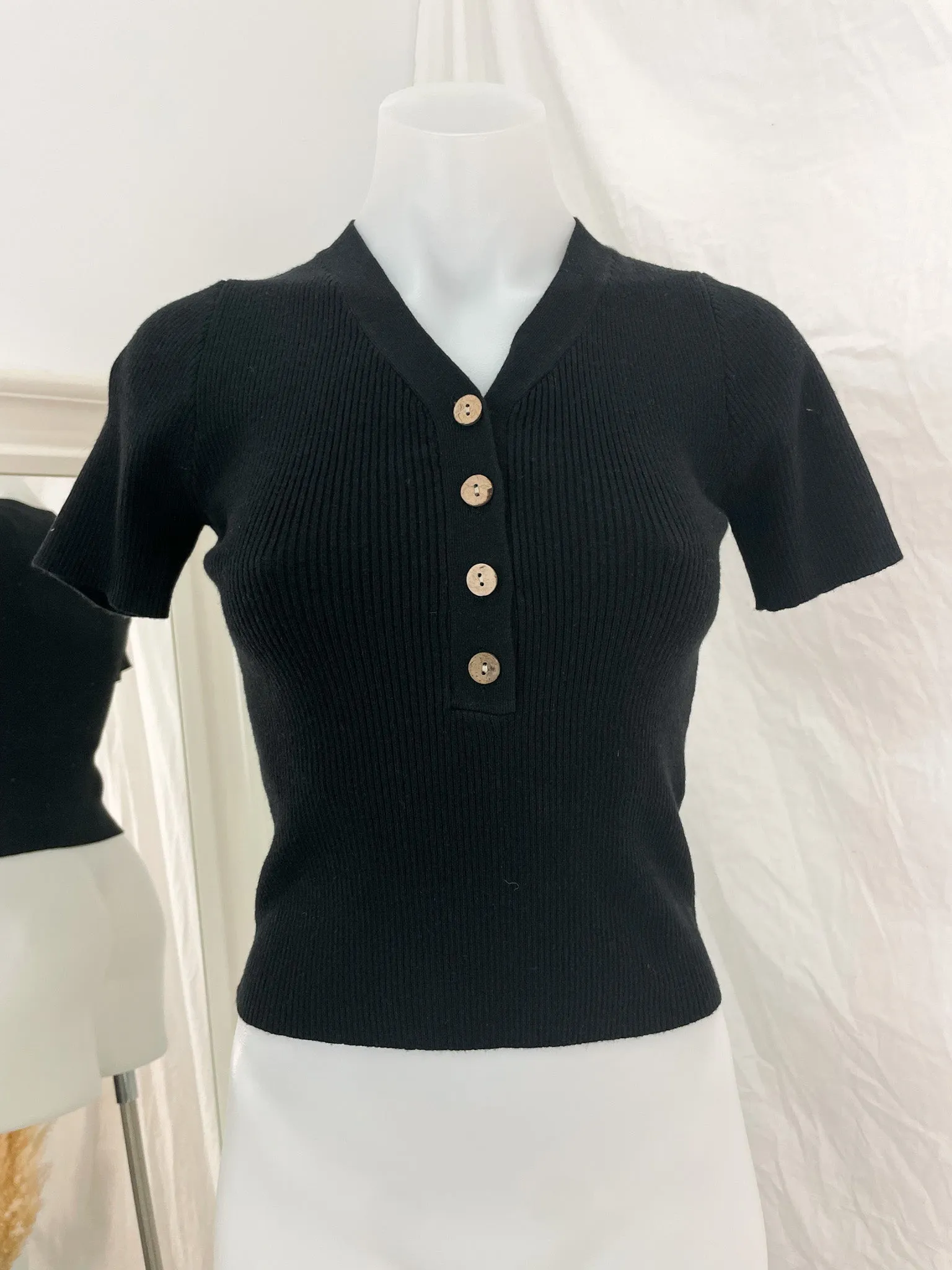 MACY KNIT TEE - BLACK
