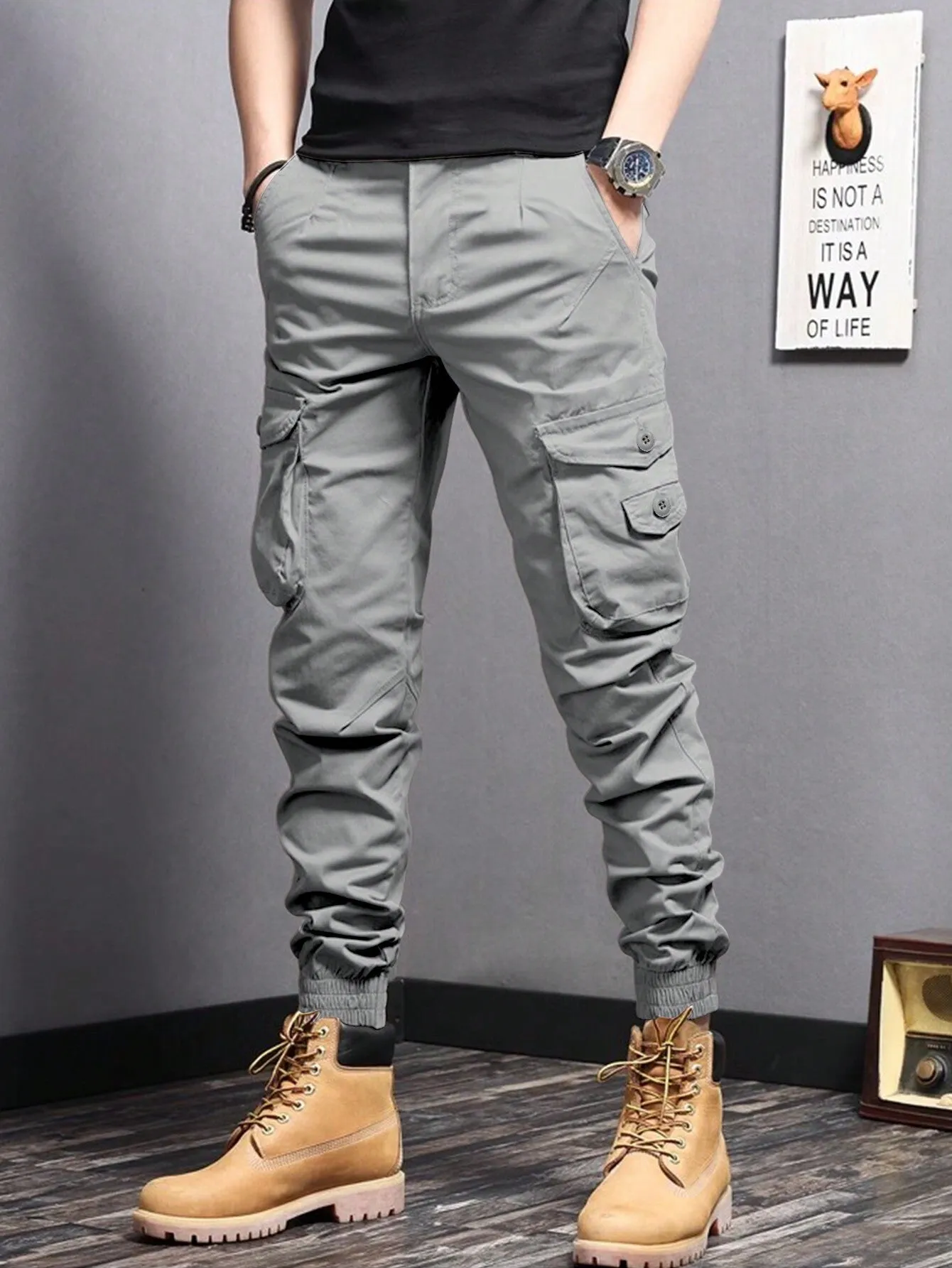 QA EMRG Men's Pleated Cargo Pants