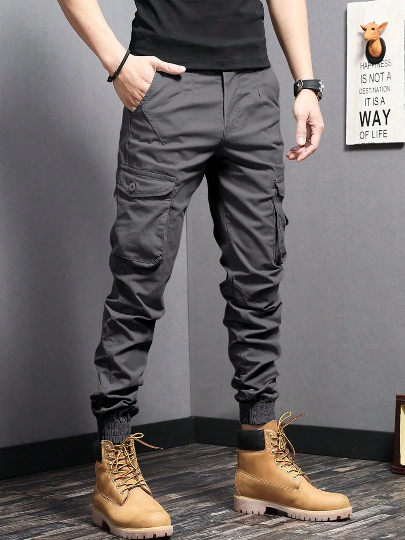 QA EMRG Men's Pleated Cargo Pants