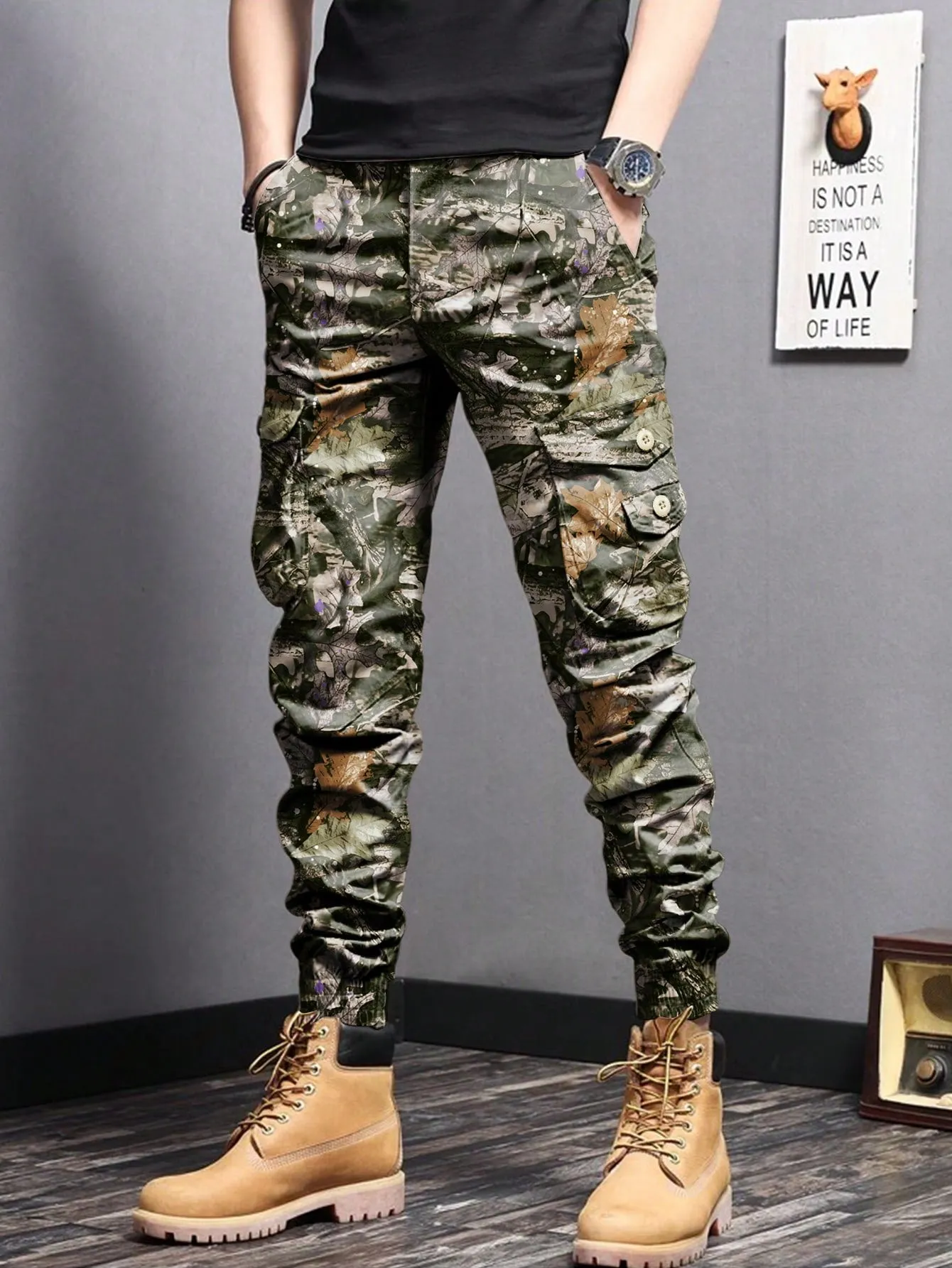 QA EMRG Men's Pleated Cargo Pants