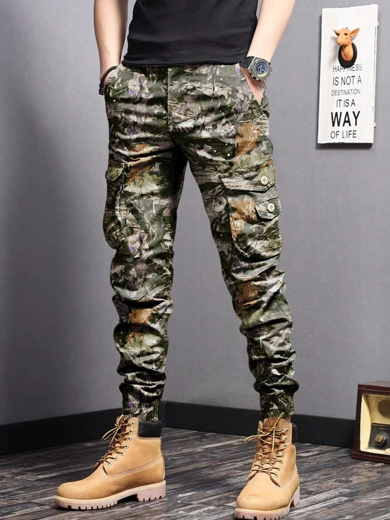 QA EMRG Men's Pleated Cargo Pants