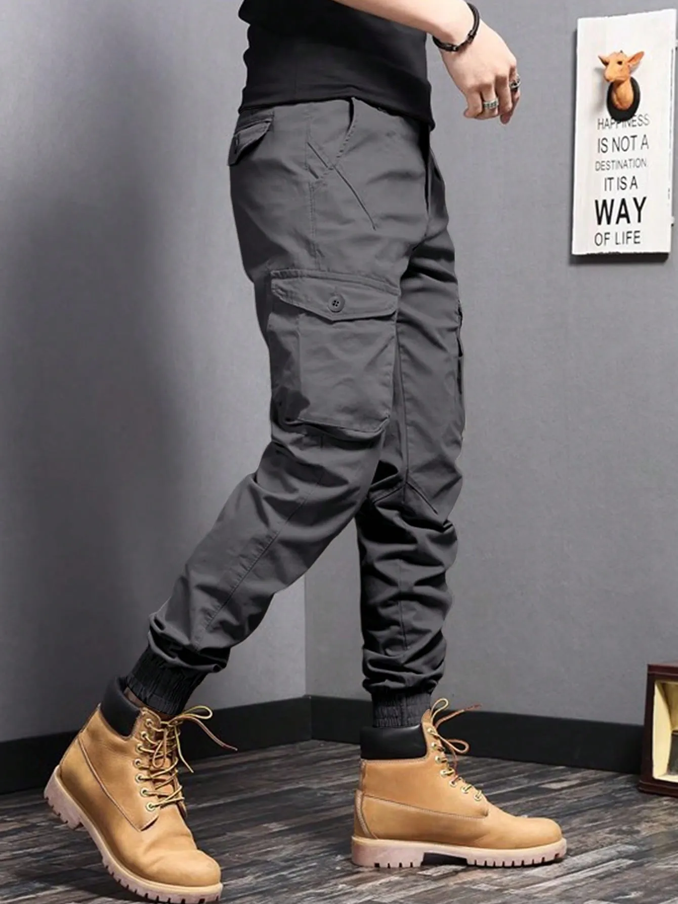 QA EMRG Men's Pleated Cargo Pants