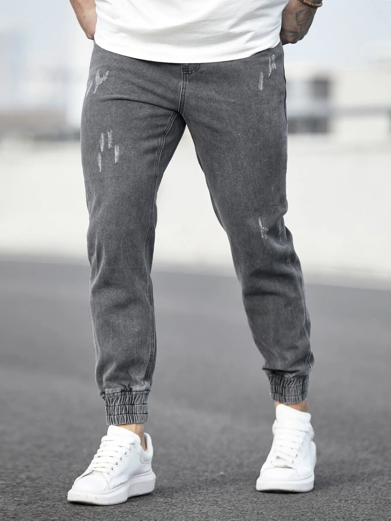 QA Sporsity Loose Fit Men's Cat Scratch Distressed Carrot Jeans