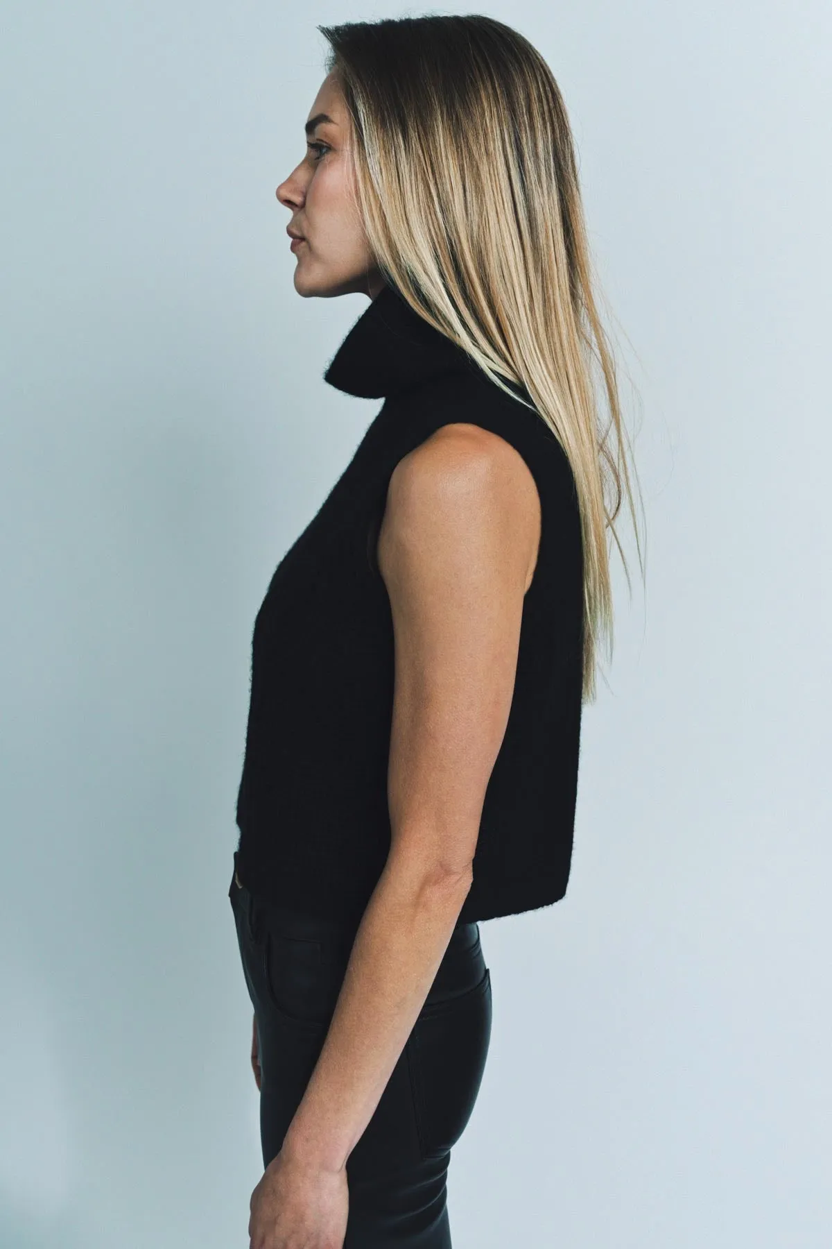SABLYN | SAIGE SLEEVELESS CASHMERE TURTLENECK