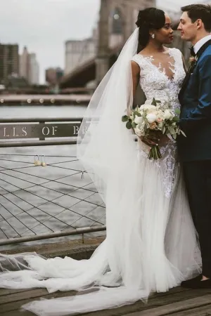 Sleeveless Lace Appliqued Sheath Bridal Dresses 2020
