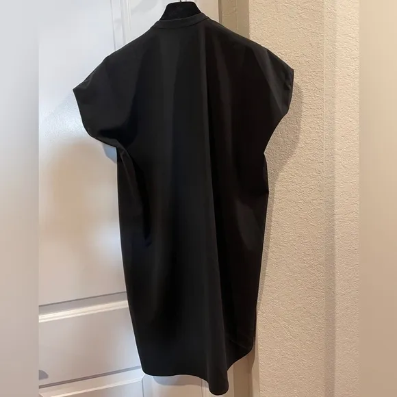Vince Black Sheath Midi Dress w/ hidden buttons in the front. 2 side pockets XS