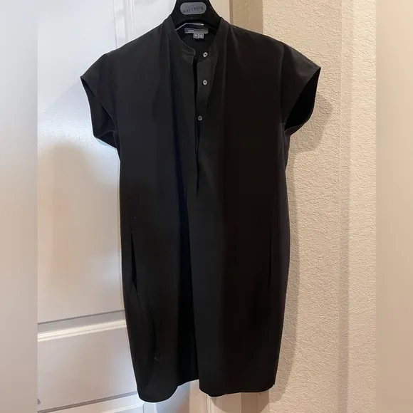 Vince Black Sheath Midi Dress w/ hidden buttons in the front. 2 side pockets XS