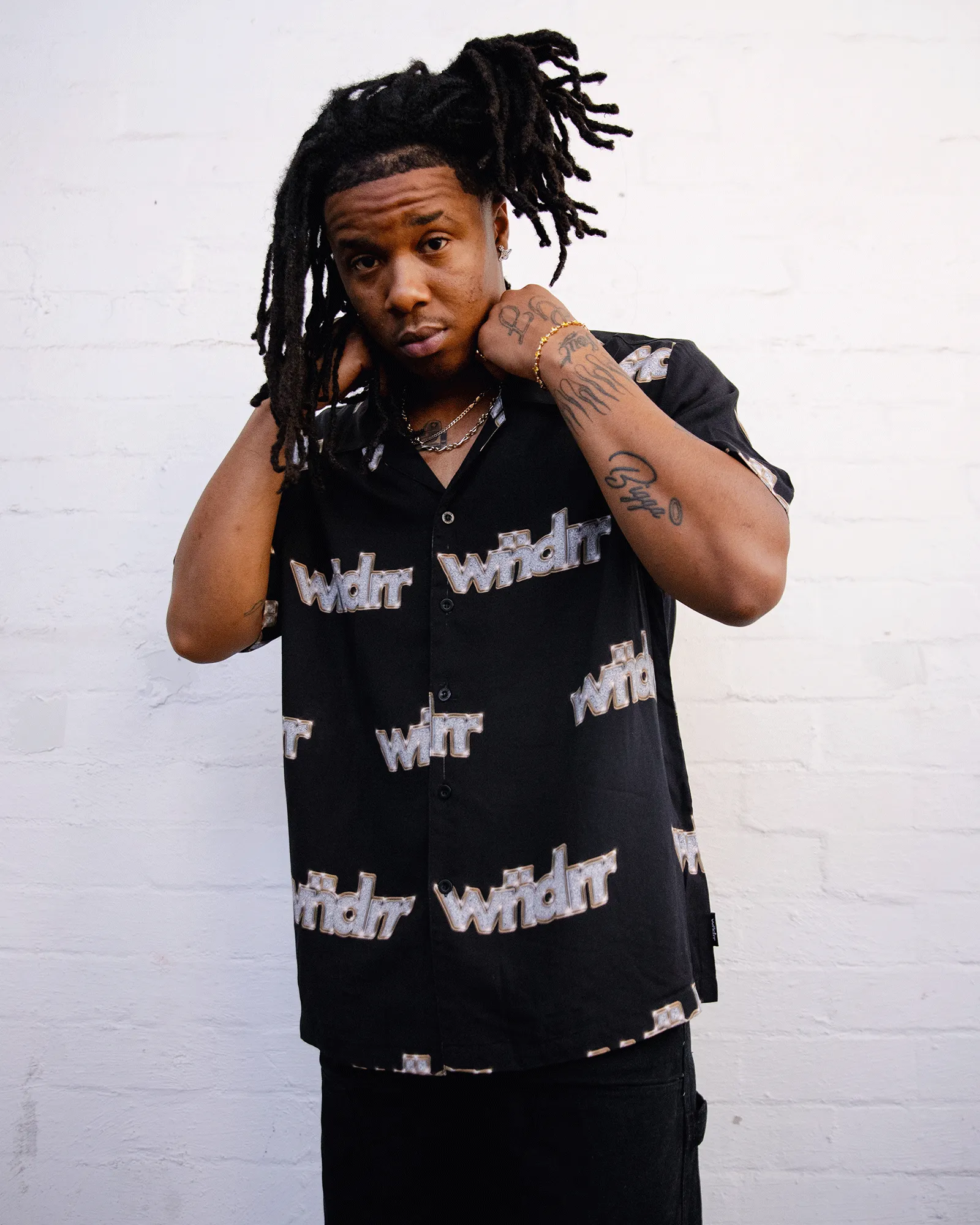 VIOLATION S/S SHIRT - BLACK